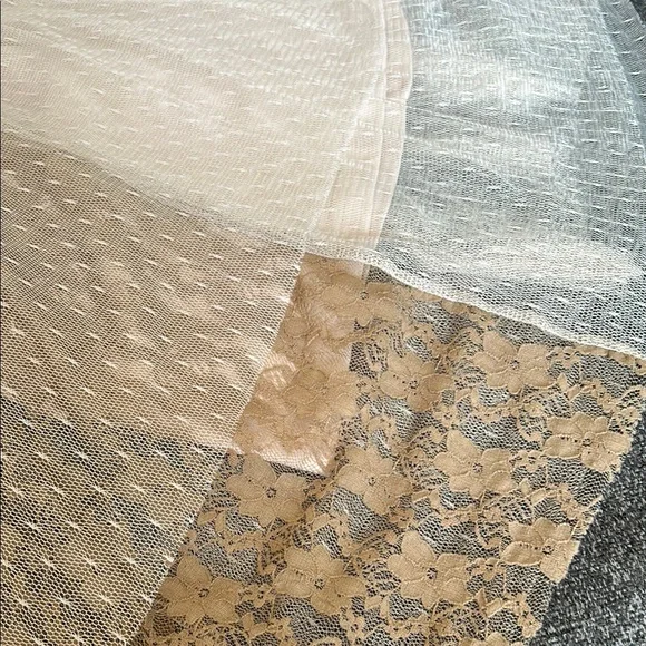 Ryu Elegant Cream Tulle Skirt - Picture 2 of 4